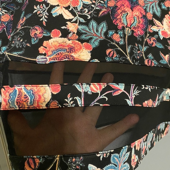 EUC ...Pencil skirt with cute see thru strips - Picture 2 of 3